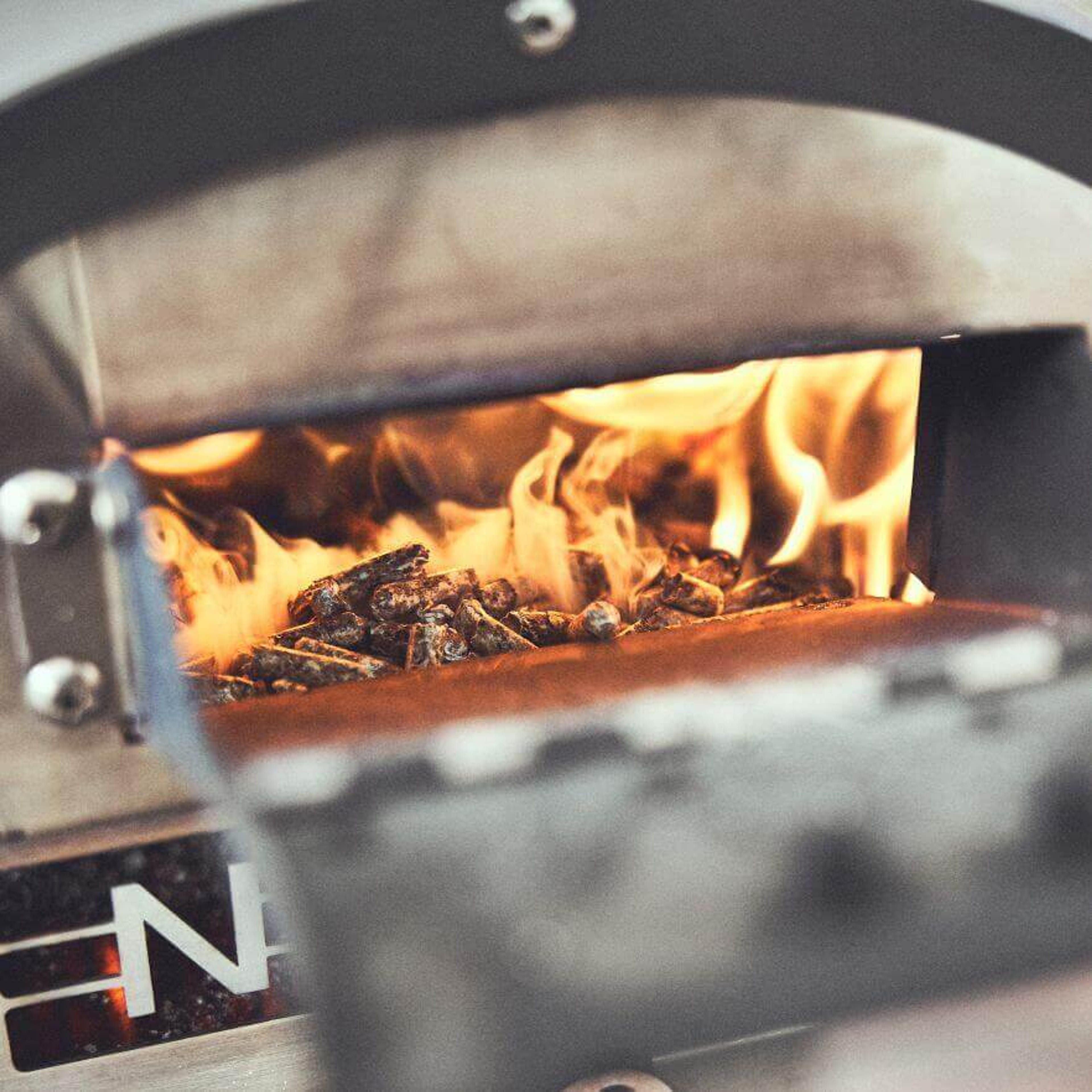 Holzfeuer_Pizzaofen_1x1