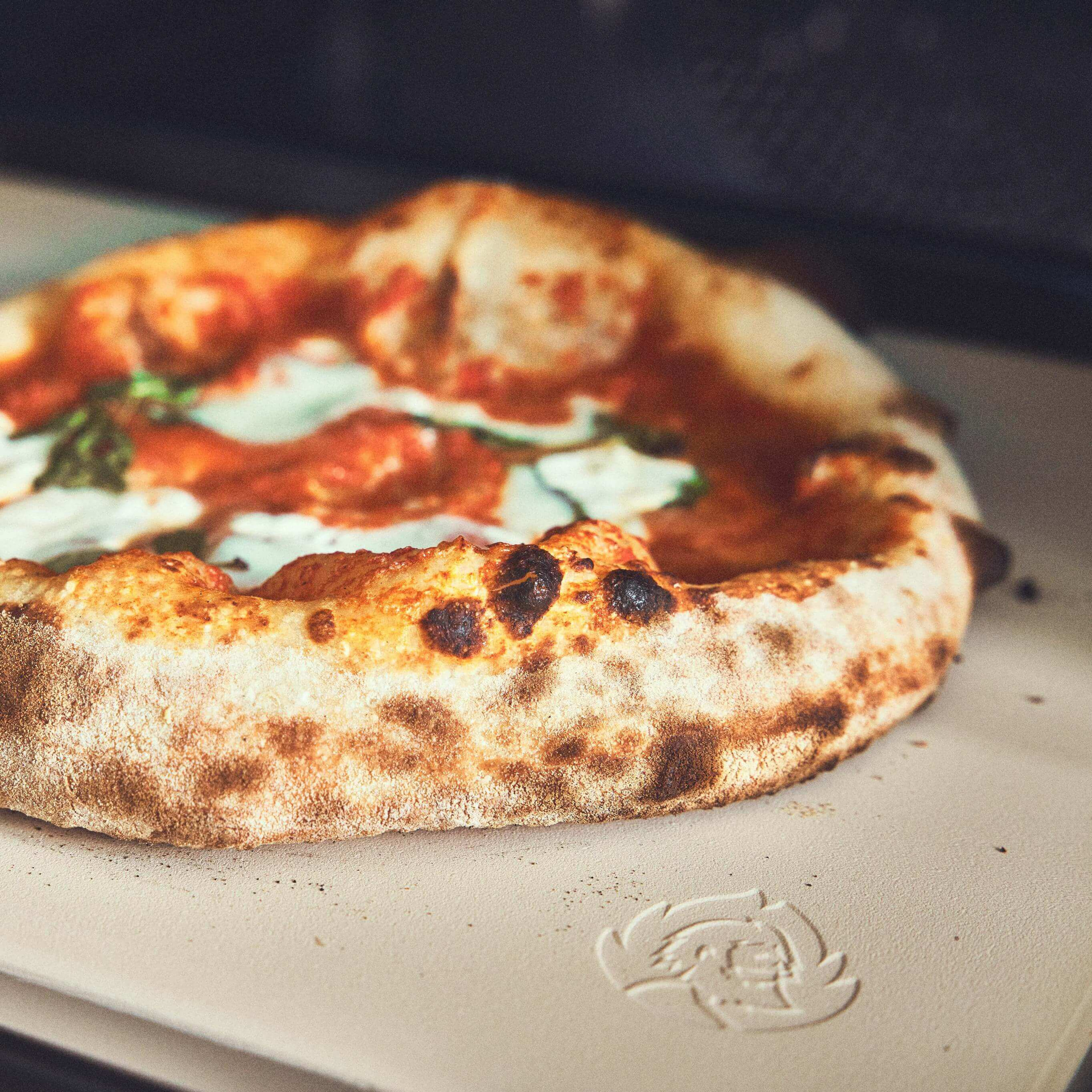 943303_943304_Burnhard_Pizzastein_Backofen_02_Hi-Res