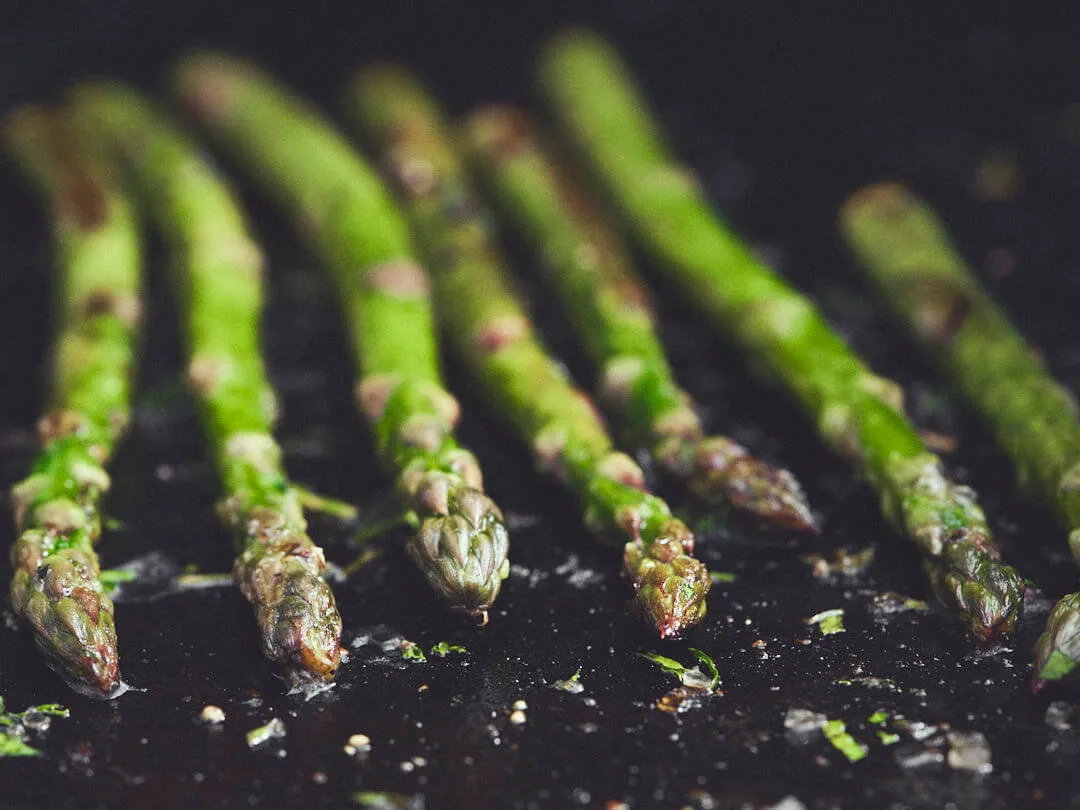 Grillen met asperges