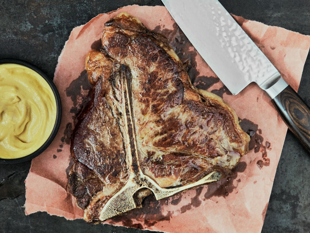 T-Bone-Steak mit englischem Senf