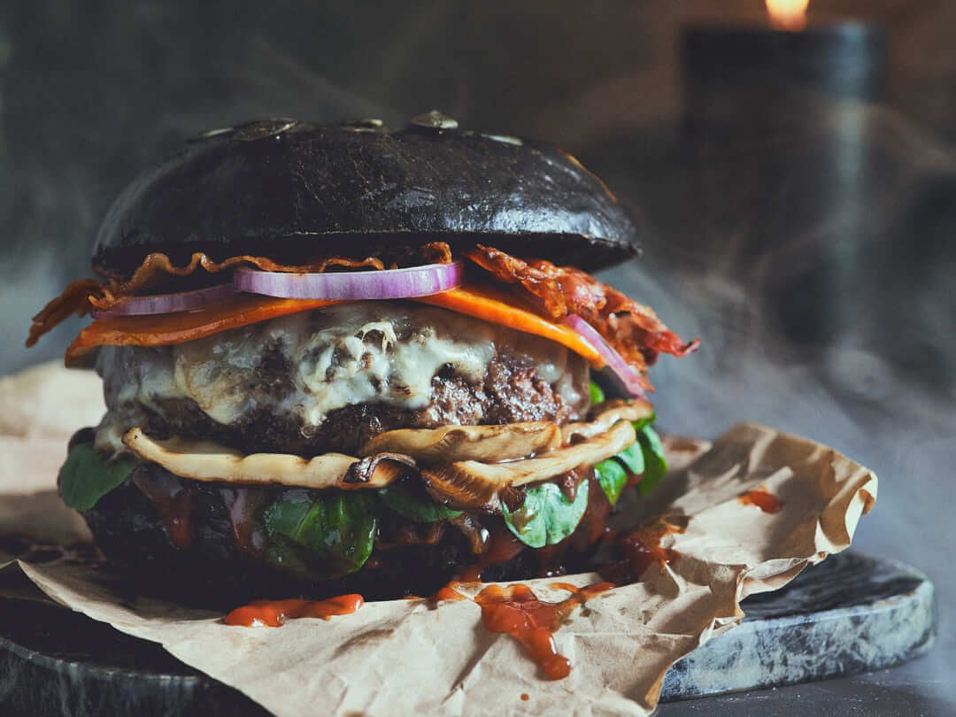 Halloween Burger met Cider-Geglazuurde Pompoen en Bloody Mary Saus