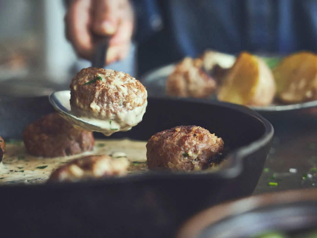 Köttbullar aus der Gusspfanne