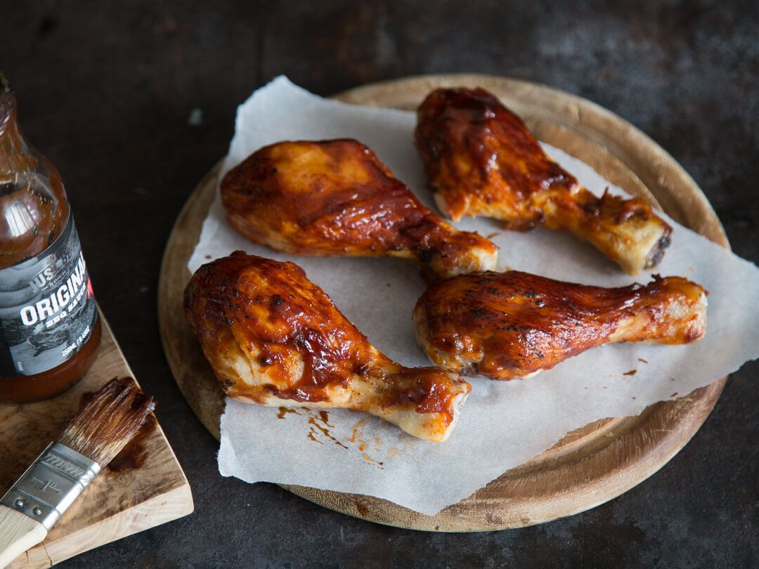 Hähnchen-Drumsticks mit Chipotle-Honig-Marinade vom Grill