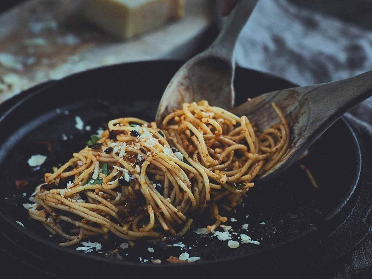 Mediterrane Spaghettisalade