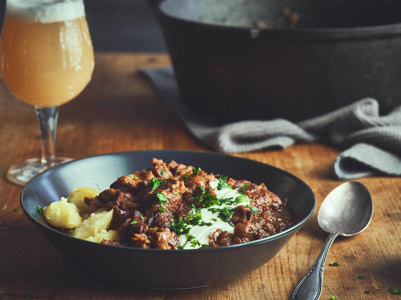 Szegediner Goulash uit de Dutch Oven