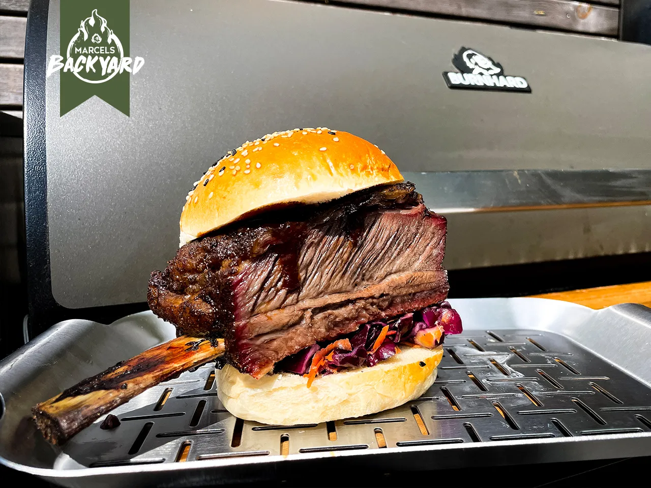 Beef Rib Burger vom Smoker