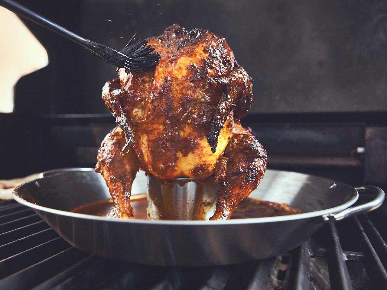 Tandoori kip van de gasbarbecue.
