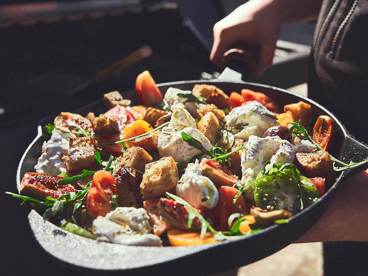Panzanella — Italiaanse broodsalade met burrata