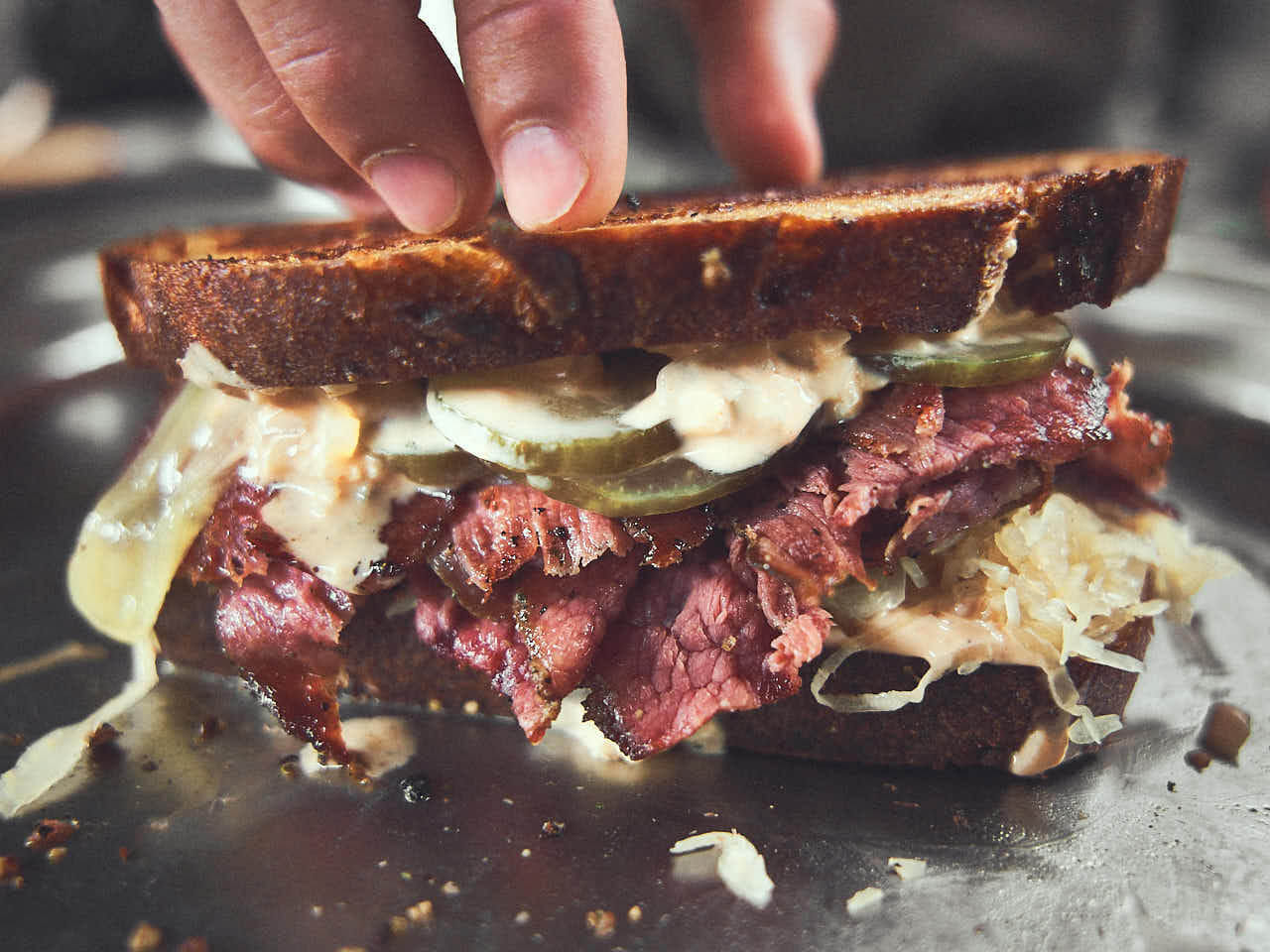 Reuben Sandwich met pastrami en zuurkool BURNHARD