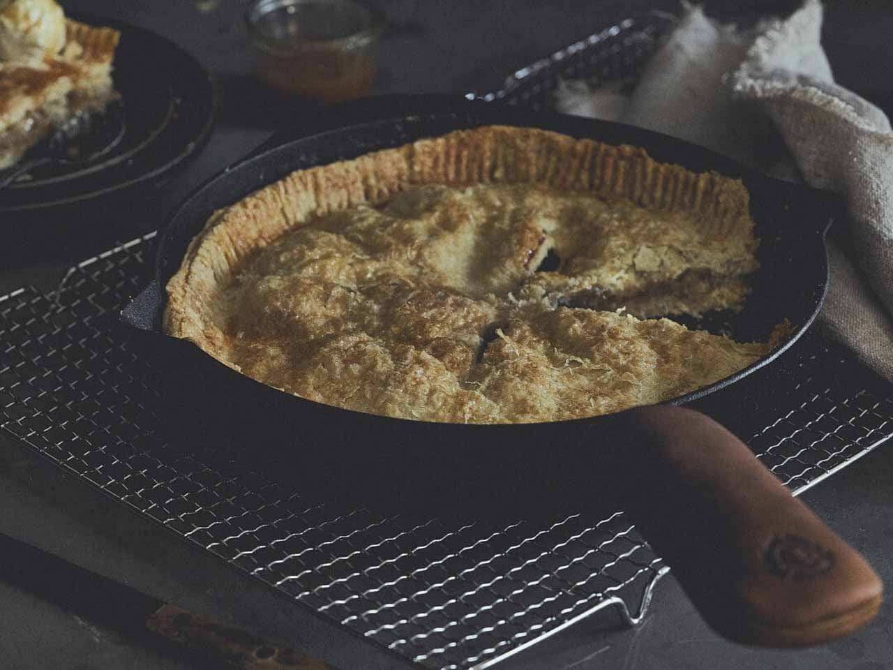 Appeltaart uit de gietijzeren pan