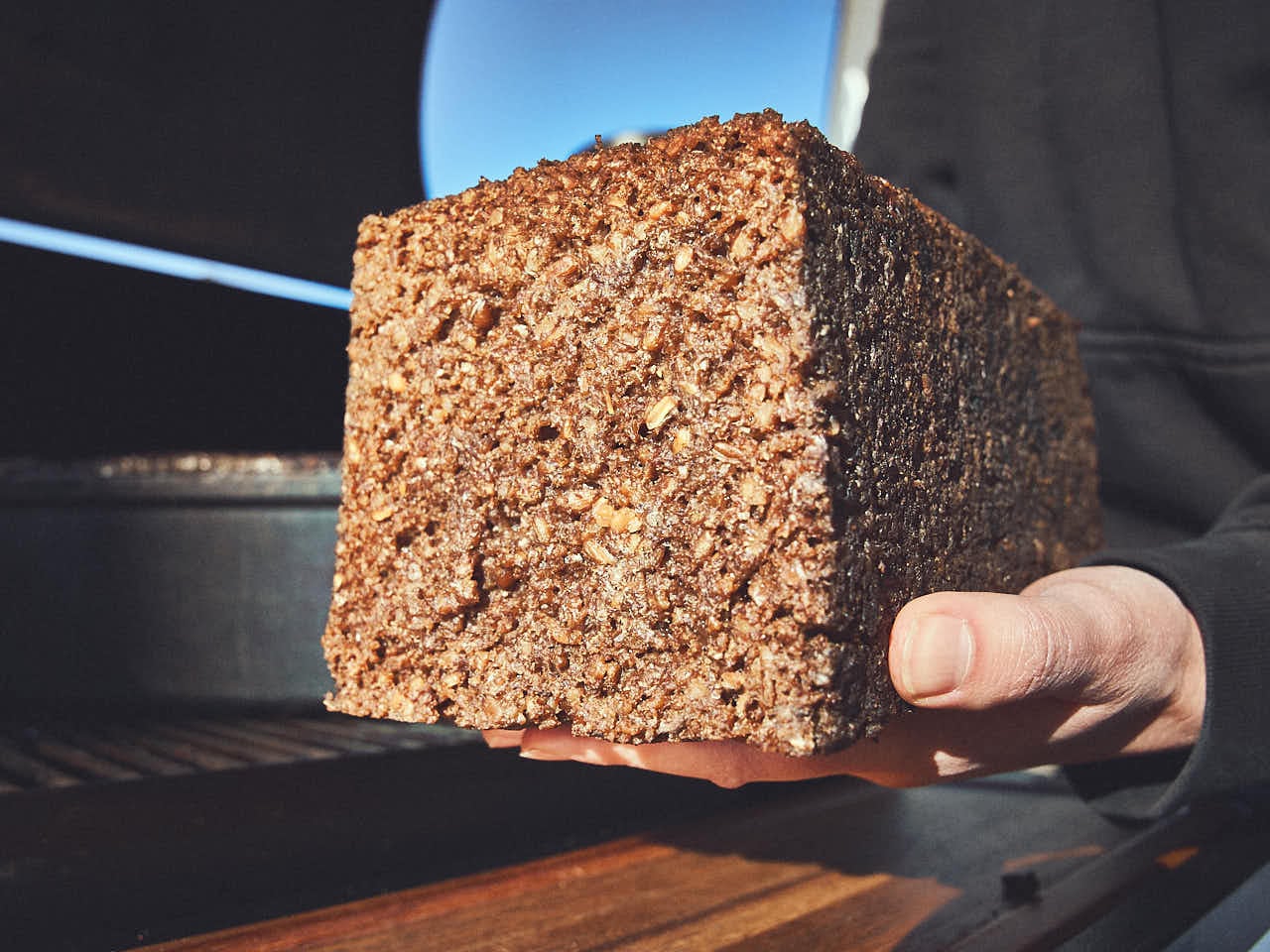 Pumpernickel uit het bakblik