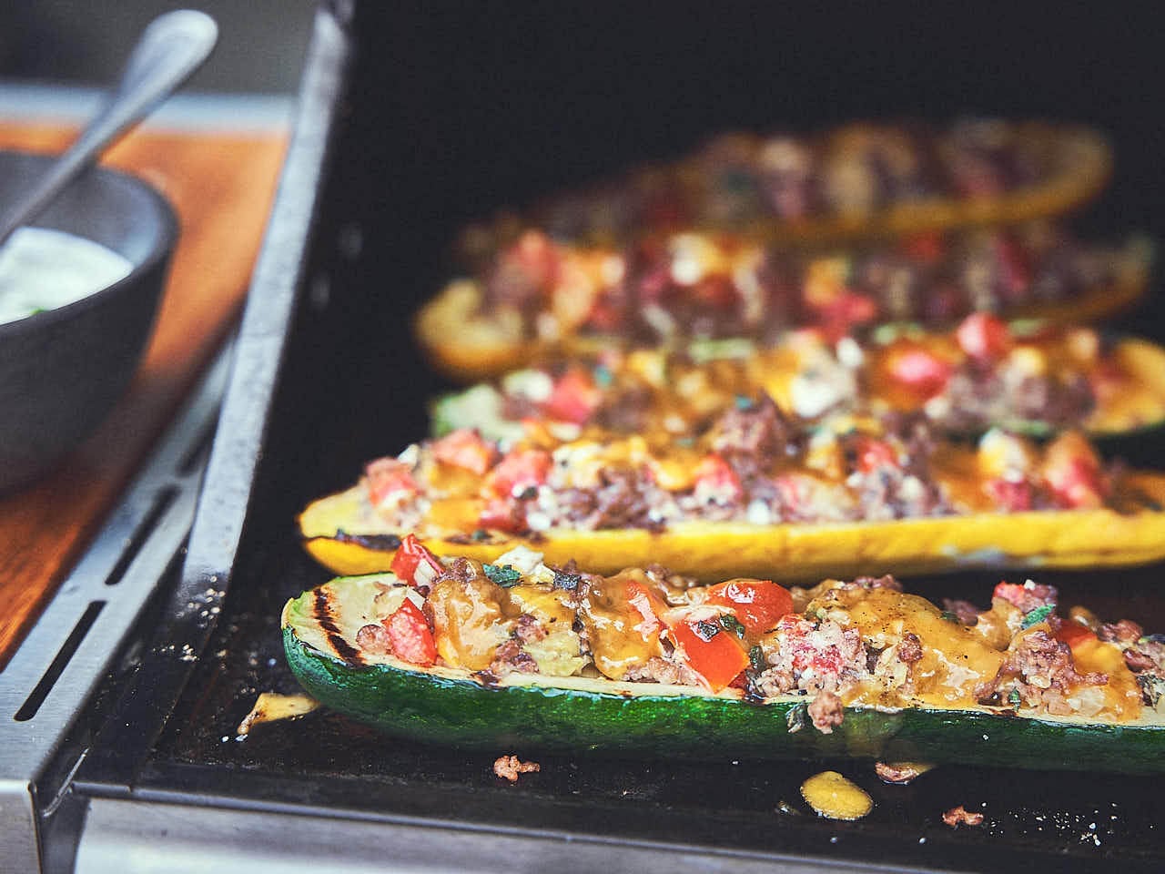 Gevulde courgettes grillen