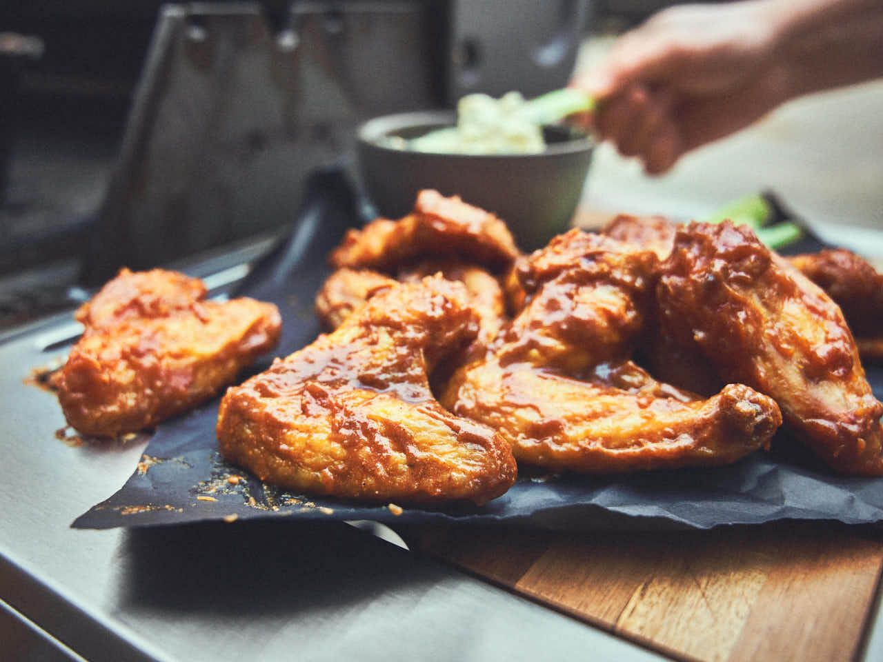 Buffalo Wings mit Bluecheese Dip