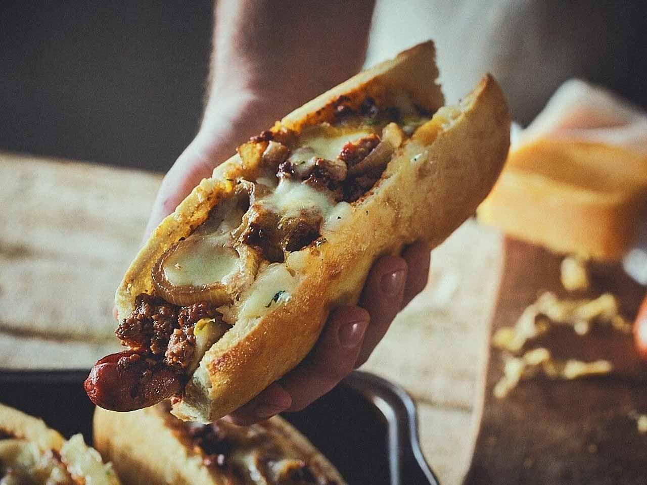 Chili Dog mit Schwarzbier