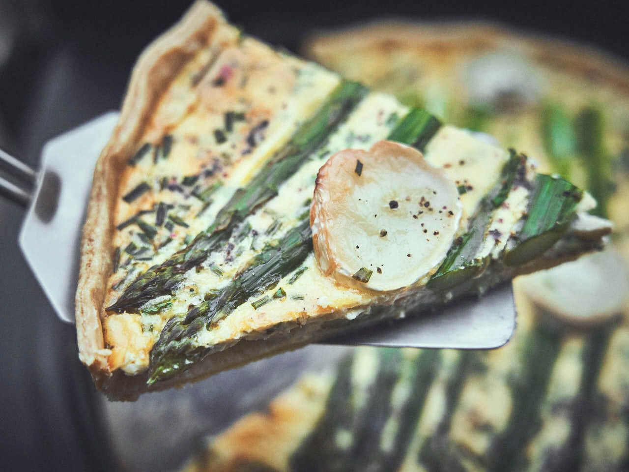 Aspergequiche uit de Dutch Oven