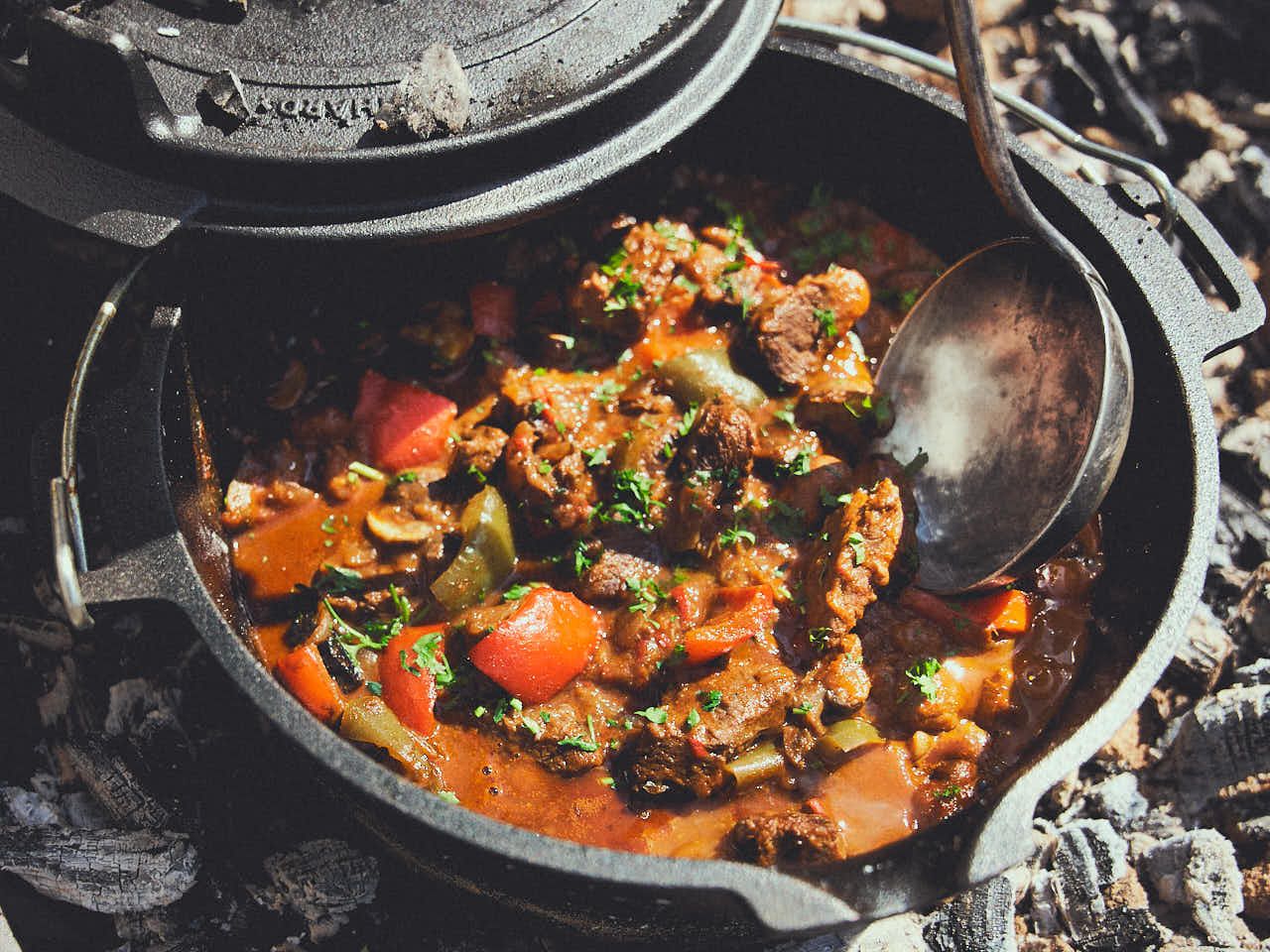 Pörkölt uit de Dutch Oven