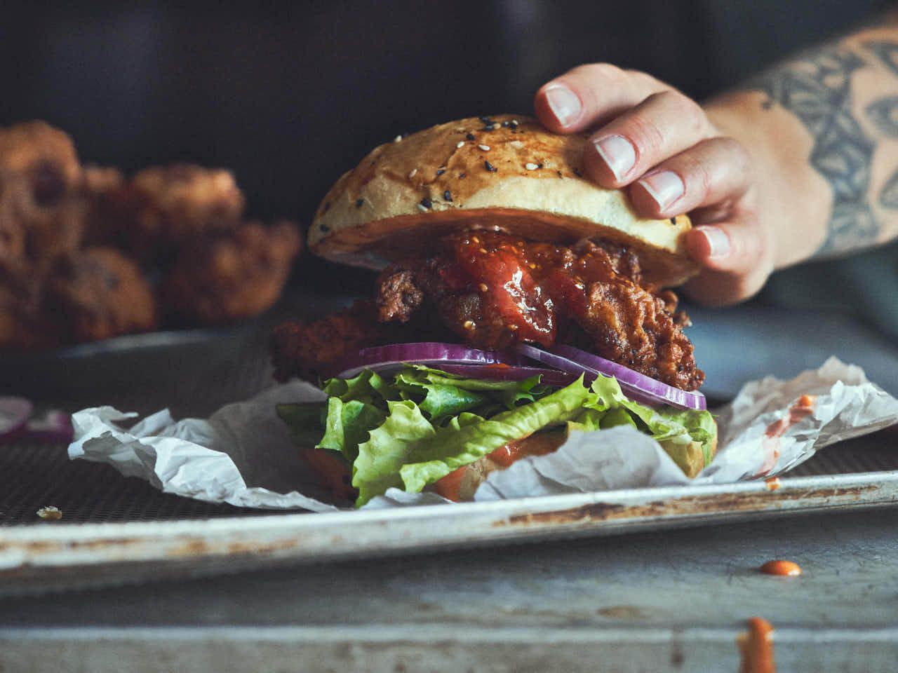 Crispy Chicken Wings Burger