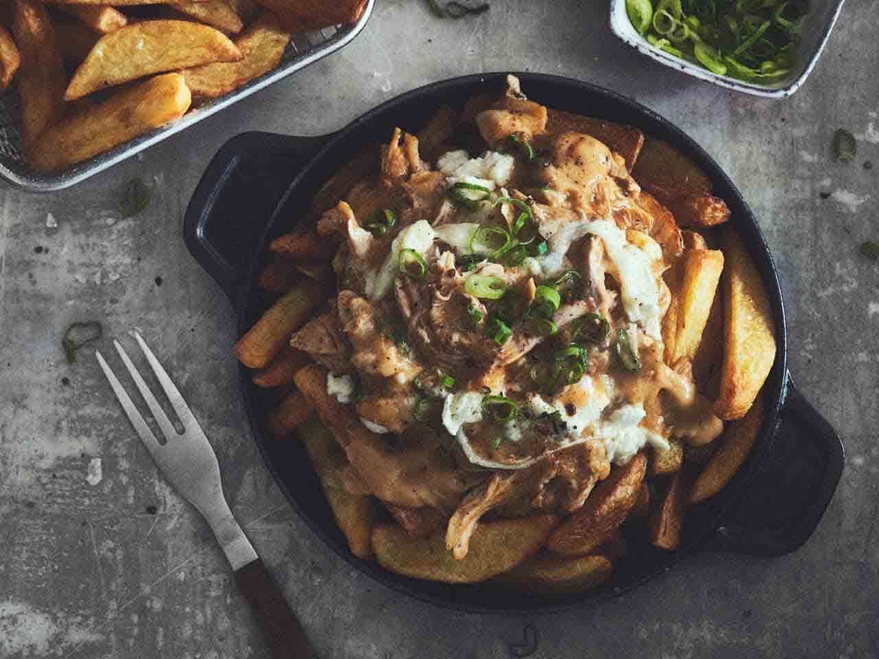 Poutine mit Pulled Chicken